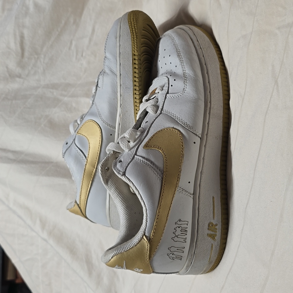 Gold & White AF-1